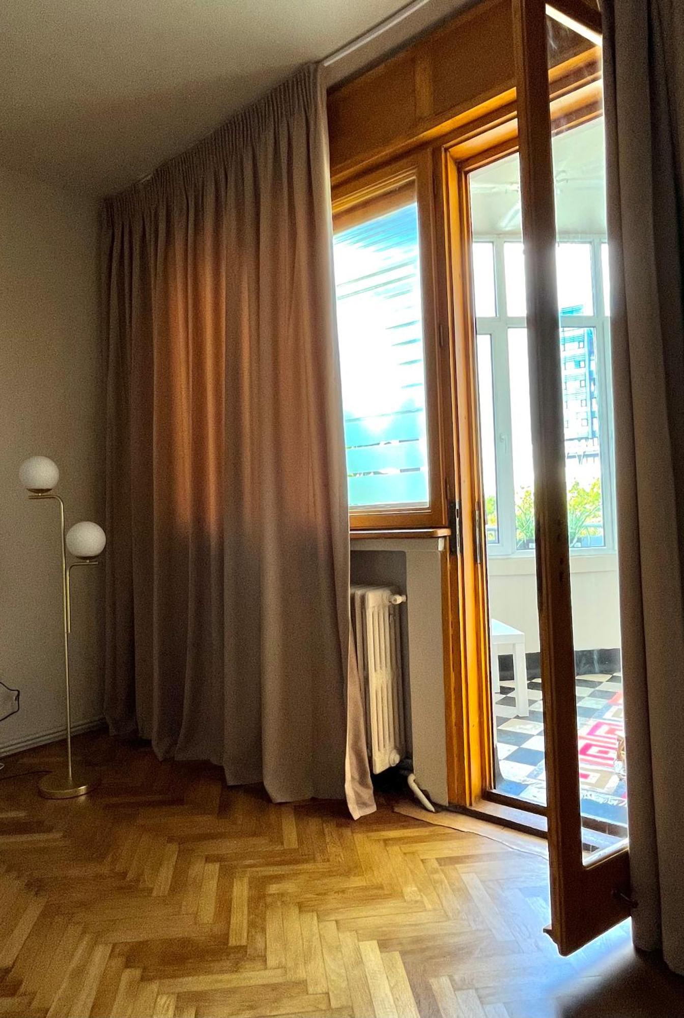 City Center Unirii Square Private Rooms With City View - Shared Amenities Boekarest Buitenkant foto